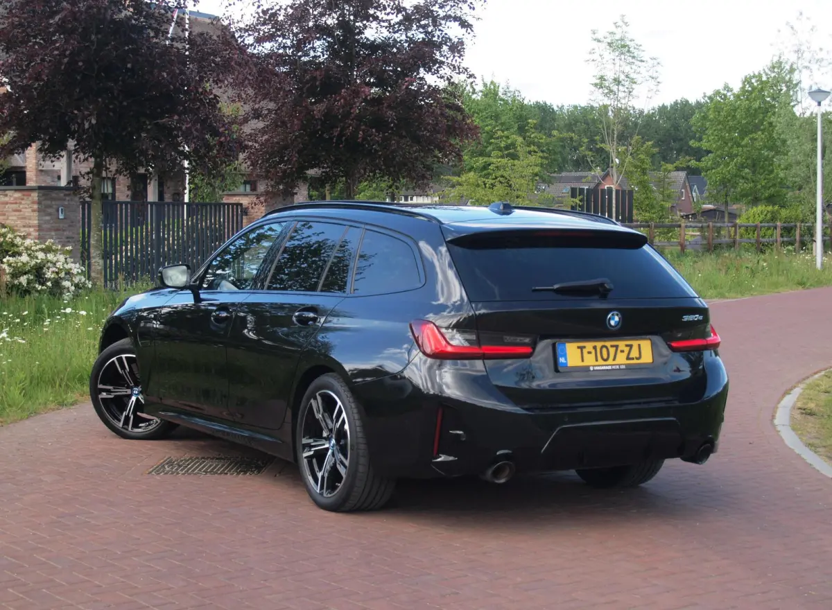 320e | LCI | M-Pakket | Panoramadak | Sfeerverlichting | Facelift |