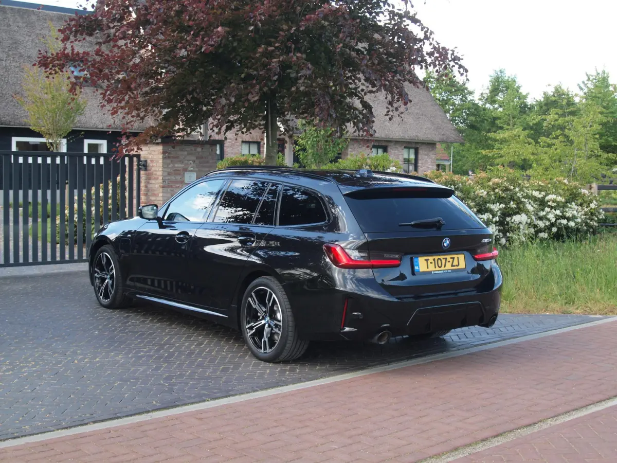 320e | LCI | M-Pakket | Panoramadak | Sfeerverlichting | Facelift |