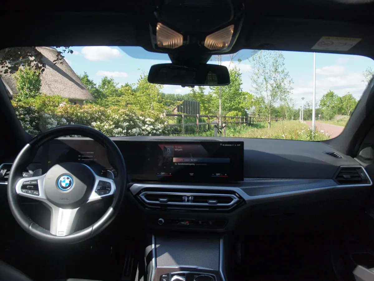 320e | LCI | M-Pakket | Panoramadak | Sfeerverlichting | Facelift |