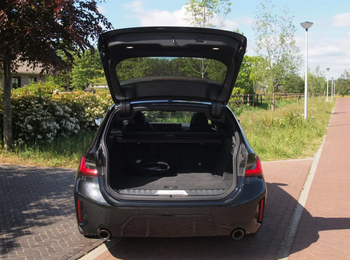 320e | LCI | M-Pakket | Panoramadak | Sfeerverlichting | Facelift |