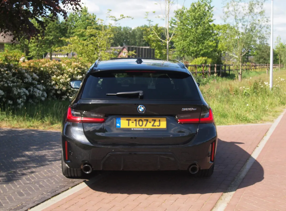 320e | LCI | M-Pakket | Panoramadak | Sfeerverlichting | Facelift |