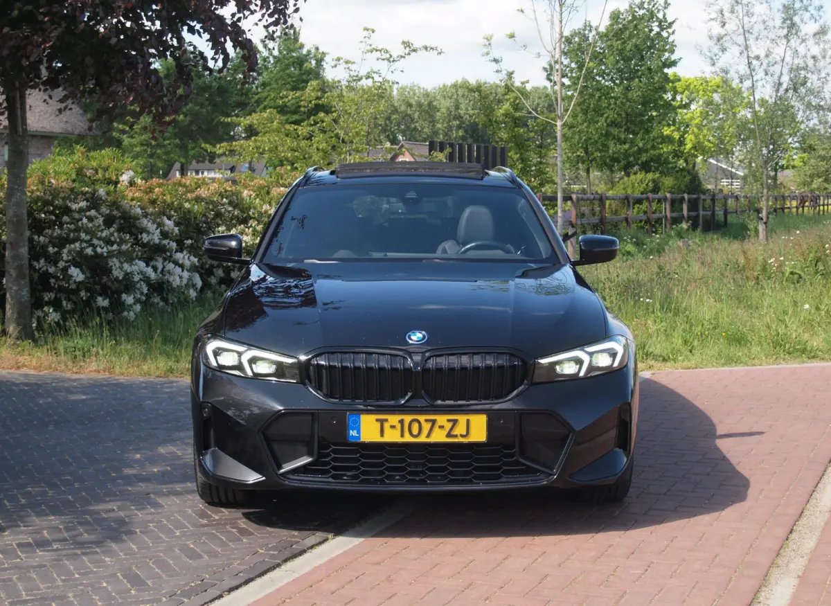 320e | LCI | M-Pakket | Panoramadak | Sfeerverlichting | Facelift |