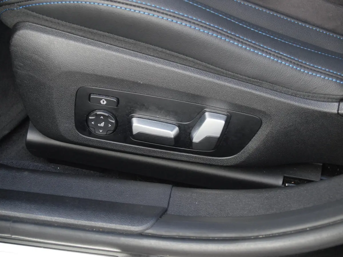320e | LCI | M-Pakket | Panoramadak | Sfeerverlichting | Facelift |