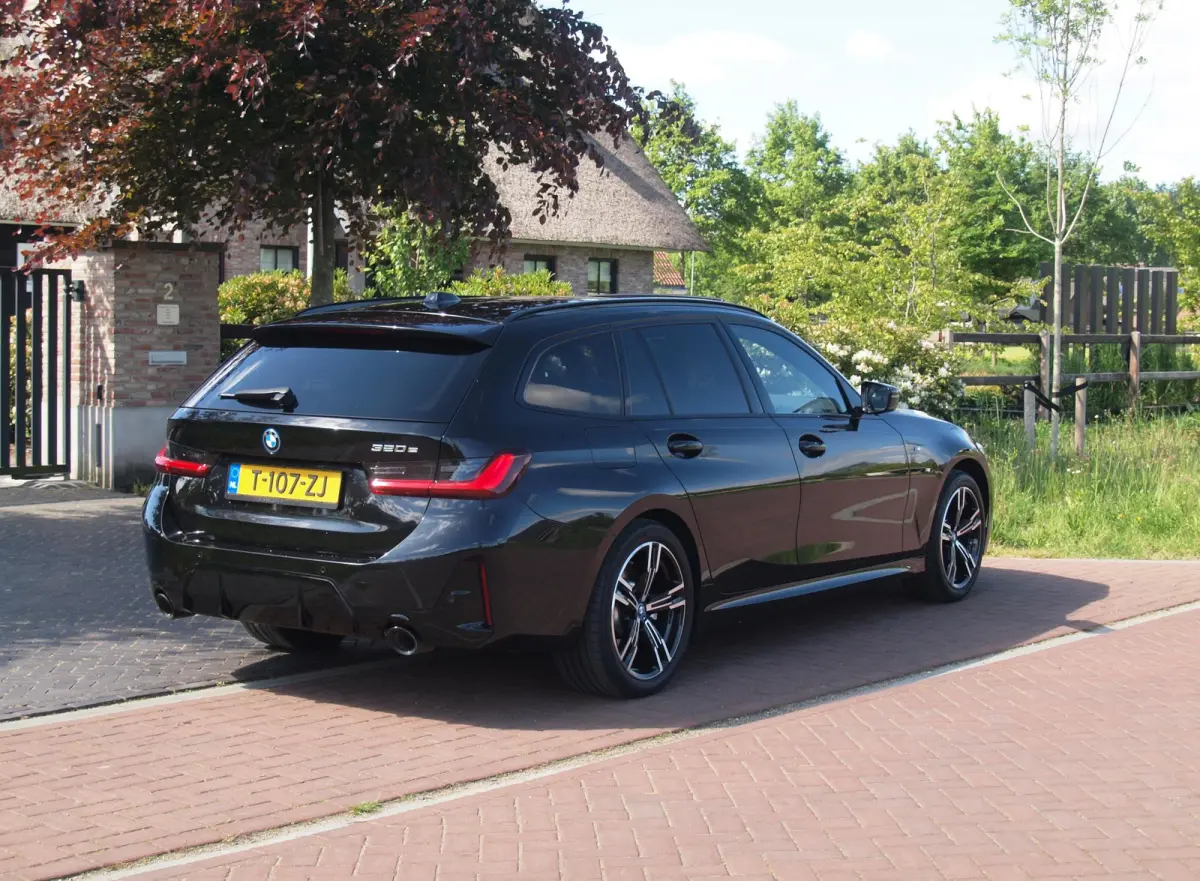 320e | LCI | M-Pakket | Panoramadak | Sfeerverlichting | Facelift |