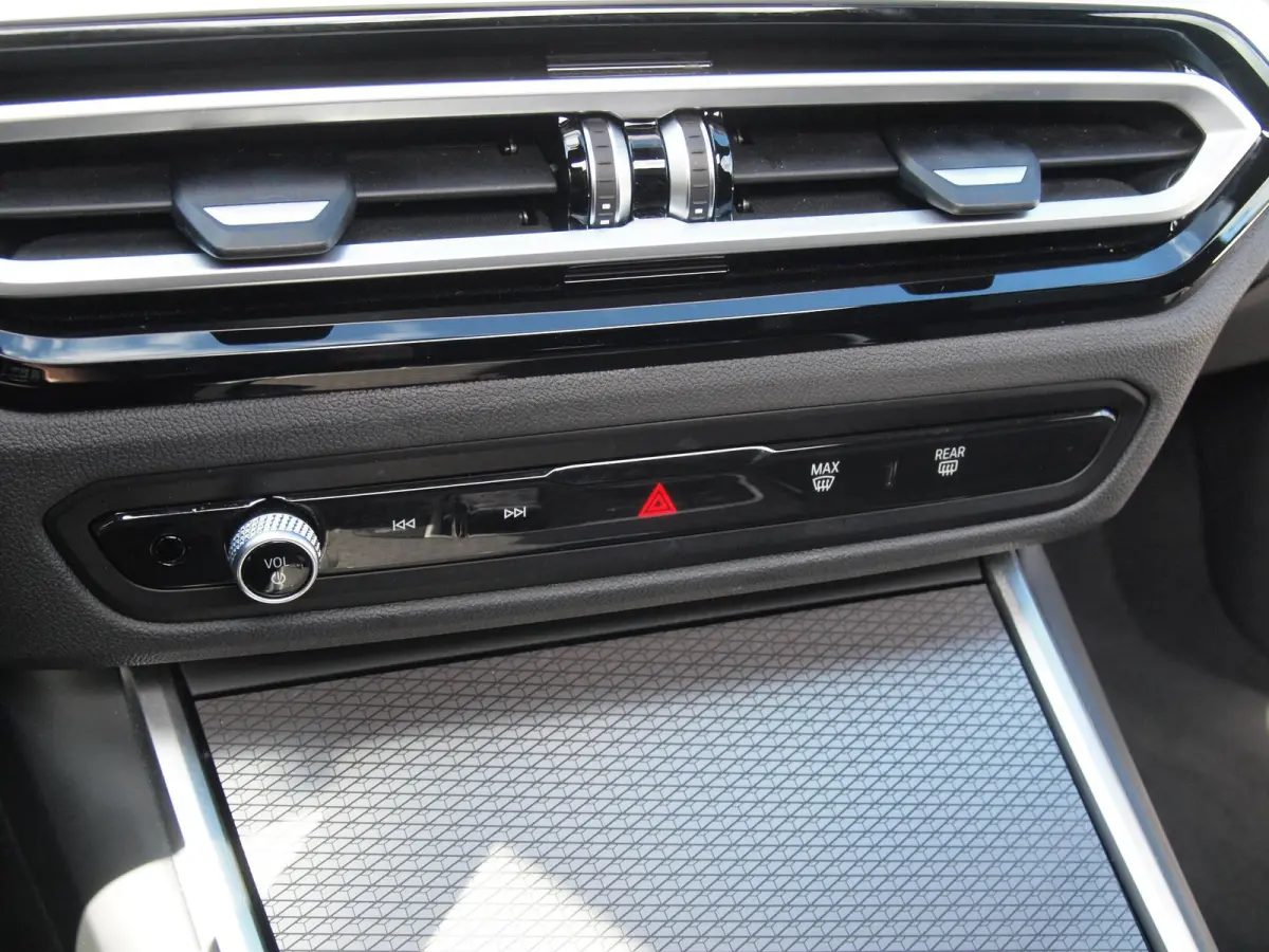 320e | LCI | M-Pakket | Panoramadak | Sfeerverlichting | Facelift |