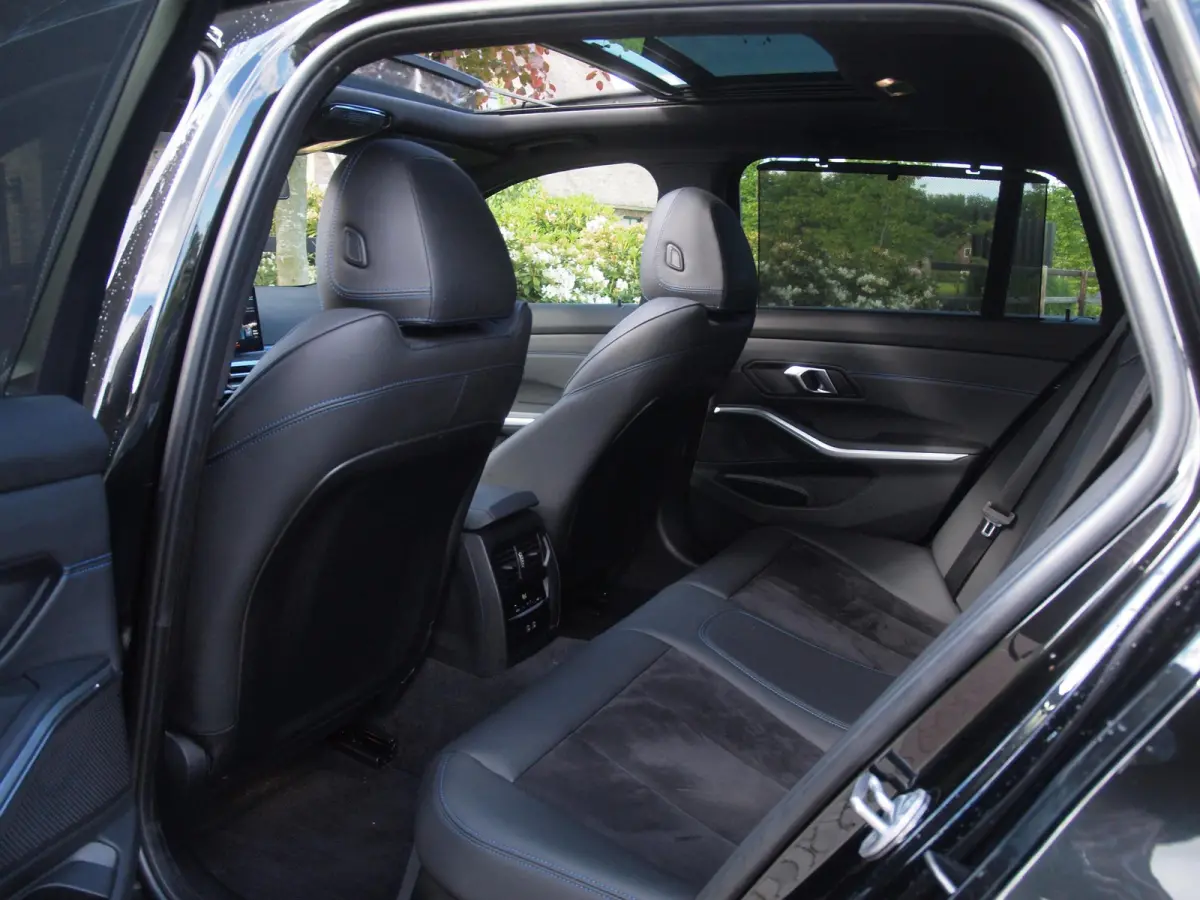 320e | LCI | M-Pakket | Panoramadak | Sfeerverlichting | Facelift |