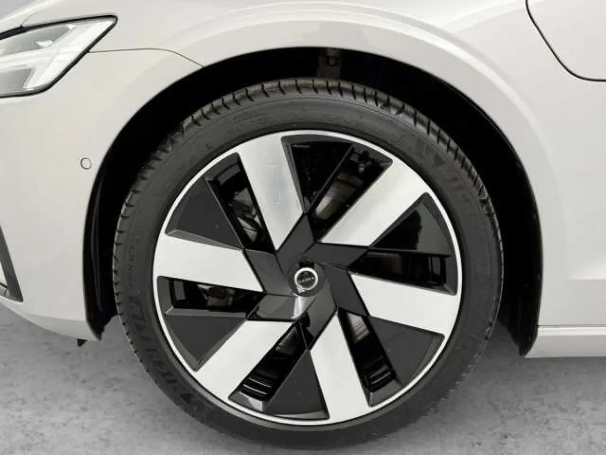 2.0 T8 Plug-in hybrid AWD Plus Dark ** LEDER, PANO, 360gr, 19-inch LMV, WINTER, MEMORY ** 1e EIG - UNFALLFREI ** ** INFORMEER OOK NAAR ONZE AANTREKKELIJKE FINANCIAL-LEASE TARIEVEN **