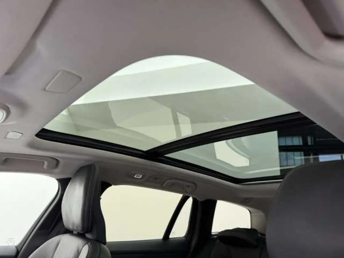 2.0 T8 Plug-in hybrid AWD Plus Dark ** LEDER, PANO, 360gr, 19-inch LMV, WINTER, MEMORY ** 1e EIG - UNFALLFREI ** ** INFORMEER OOK NAAR ONZE AANTREKKELIJKE FINANCIAL-LEASE TARIEVEN **