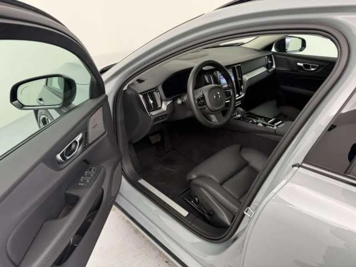 2.0 T8 Plug-in hybrid AWD Plus Dark ** LEDER, H&K Sound, 360gr, 19-inch LMV, WINTER, MEMORY ** 1e EIG - UNFALLFREI ** ** INFORMEER OOK NAAR ONZE AANTREKKELIJKE FINANCIAL-LEASE TARIEVEN **