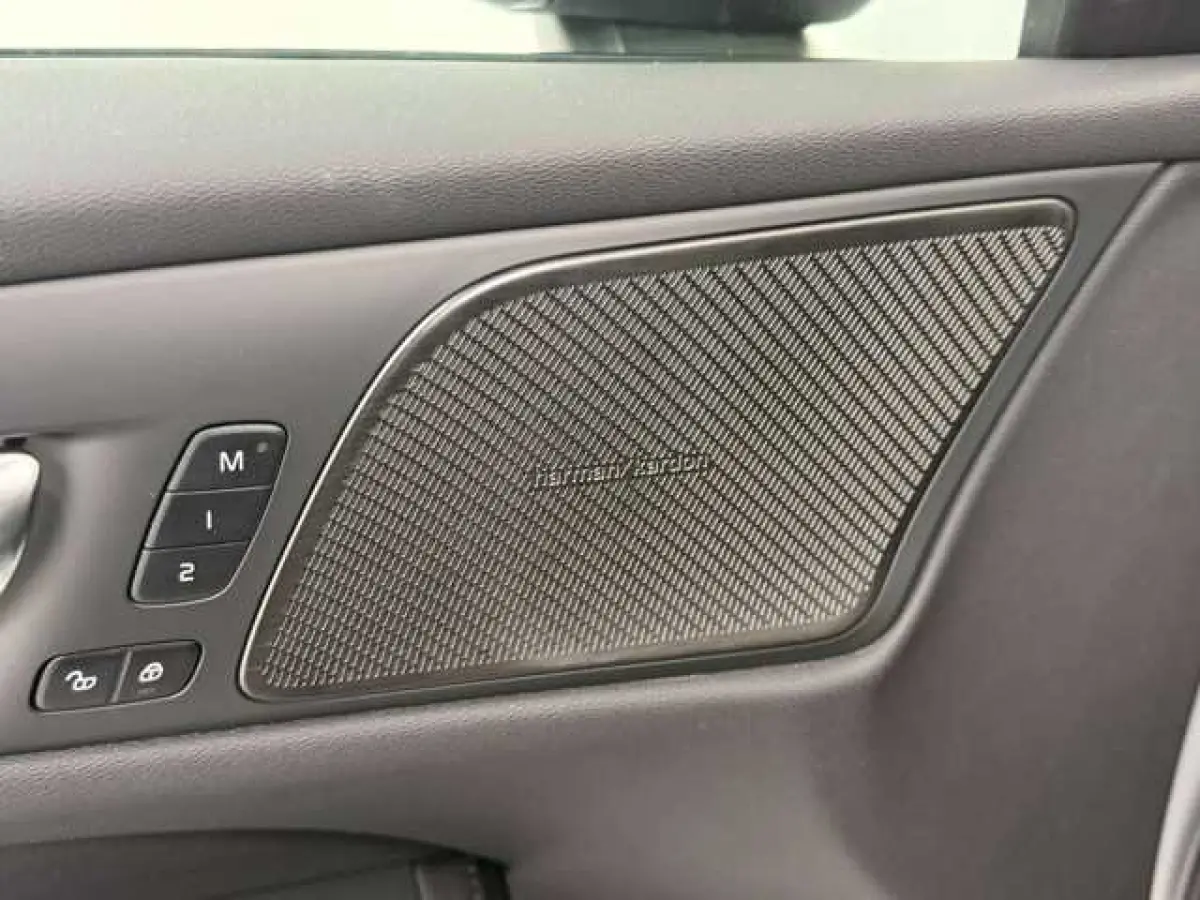 2.0 T8 Plug-in hybrid AWD Plus Dark ** LEDER, H&K Sound, 360gr, 19-inch LMV, WINTER, MEMORY ** 1e EIG - UNFALLFREI ** ** INFORMEER OOK NAAR ONZE AANTREKKELIJKE FINANCIAL-LEASE TARIEVEN **