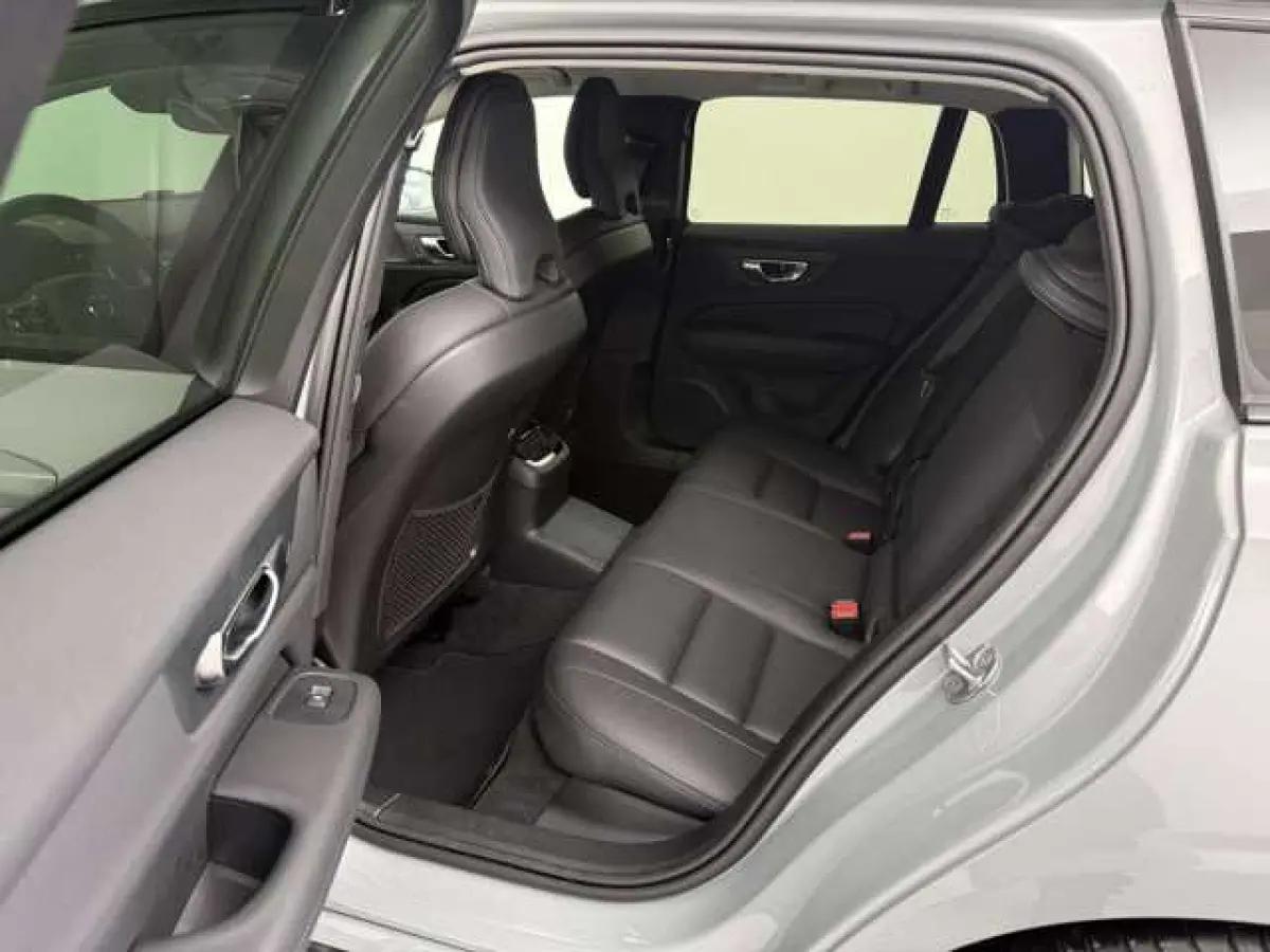 2.0 T8 Plug-in hybrid AWD Plus Dark ** LEDER, H&K Sound, 360gr, 19-inch LMV, WINTER, MEMORY ** 1e EIG - UNFALLFREI ** ** INFORMEER OOK NAAR ONZE AANTREKKELIJKE FINANCIAL-LEASE TARIEVEN **