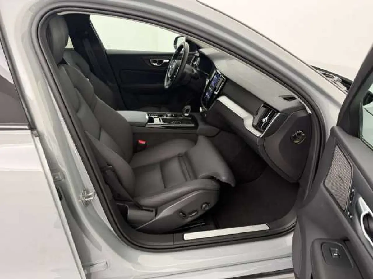 2.0 T8 Plug-in hybrid AWD Plus Dark ** LEDER, H&K Sound, 360gr, 19-inch LMV, WINTER, MEMORY ** 1e EIG - UNFALLFREI ** ** INFORMEER OOK NAAR ONZE AANTREKKELIJKE FINANCIAL-LEASE TARIEVEN **