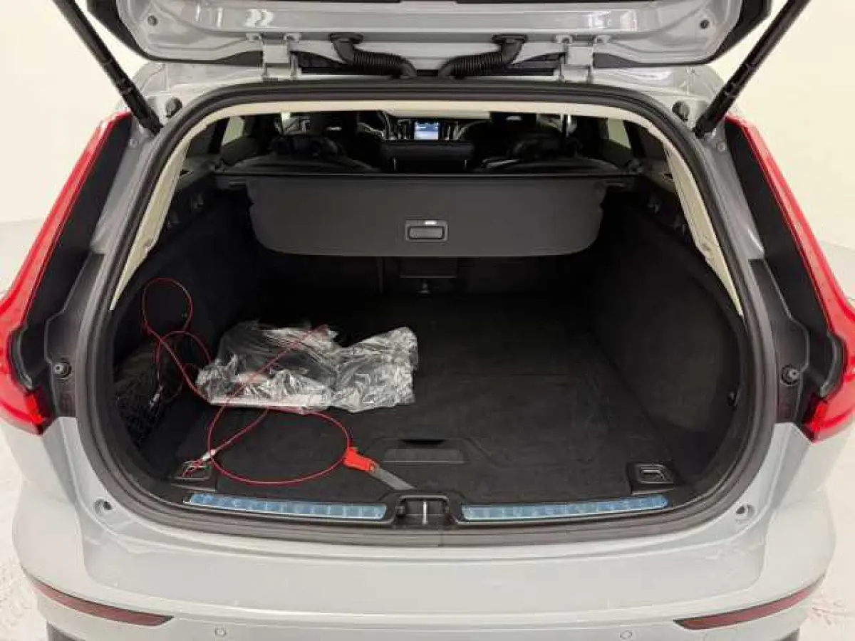 2.0 T8 Plug-in hybrid AWD Plus Dark ** LEDER, H&K Sound, 360gr, 19-inch LMV, WINTER, MEMORY ** 1e EIG - UNFALLFREI ** ** INFORMEER OOK NAAR ONZE AANTREKKELIJKE FINANCIAL-LEASE TARIEVEN **