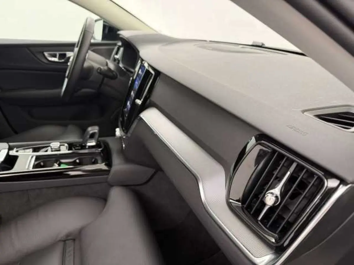 2.0 T8 Plug-in hybrid AWD Plus Dark ** LEDER, H&K Sound, 360gr, 19-inch LMV, WINTER, MEMORY ** 1e EIG - UNFALLFREI ** ** INFORMEER OOK NAAR ONZE AANTREKKELIJKE FINANCIAL-LEASE TARIEVEN **