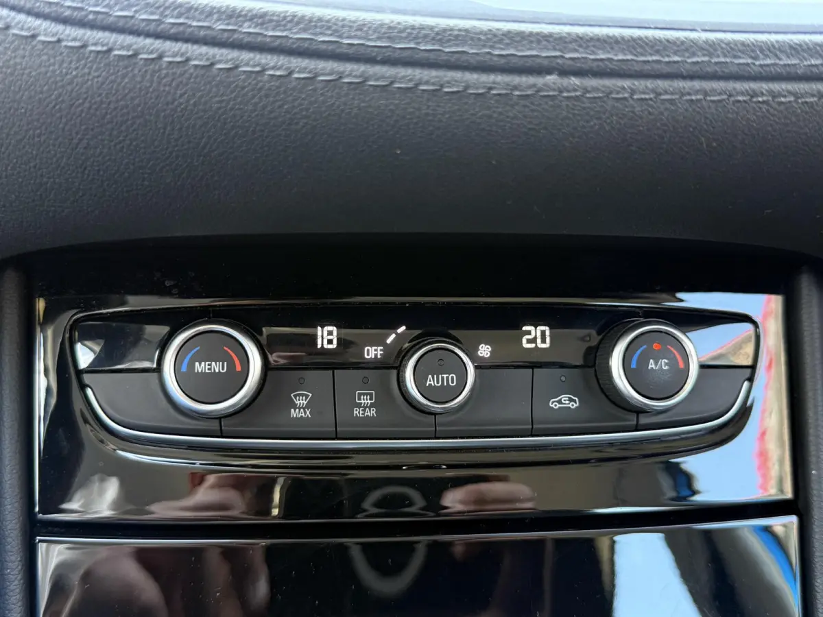 1.2 Turbo Innovation 2e Eigenaar|Clima|Cruise|Carplay|Trekhaak|PDC V+A|APK tot 03-2027