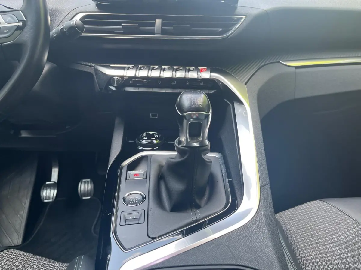 1.2 PureTech Allure Pack | Navigatie | Carplay | Parkeercamera