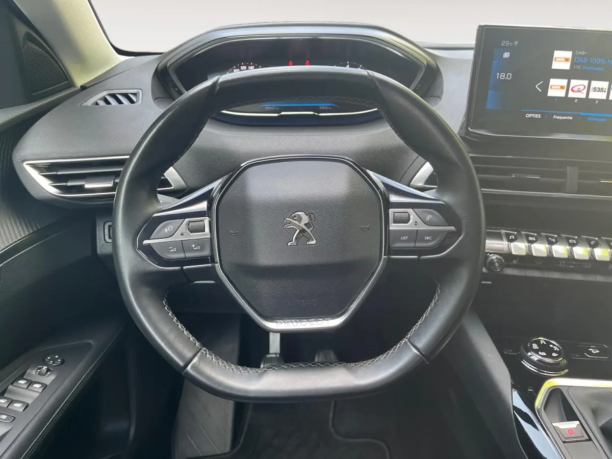 1.2 PureTech Allure Pack | Navigatie | Carplay | Parkeercamera