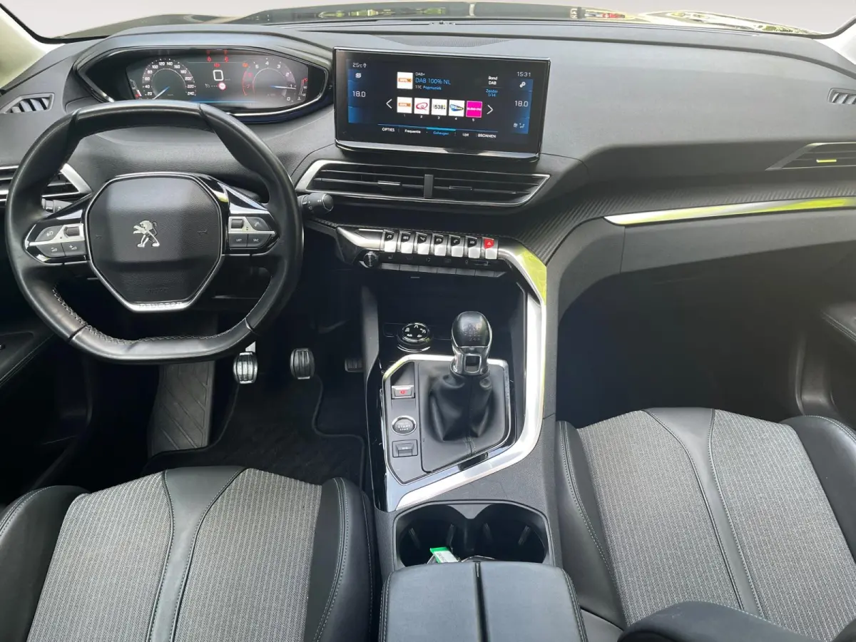 1.2 PureTech Allure Pack | Navigatie | Carplay | Parkeercamera