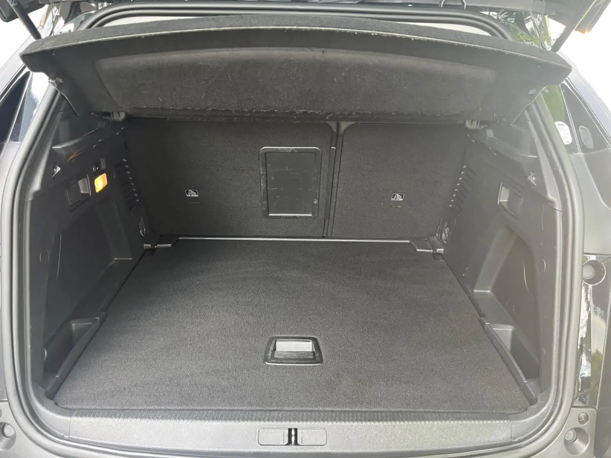 1.2 PureTech Allure Pack | Navigatie | Carplay | Parkeercamera