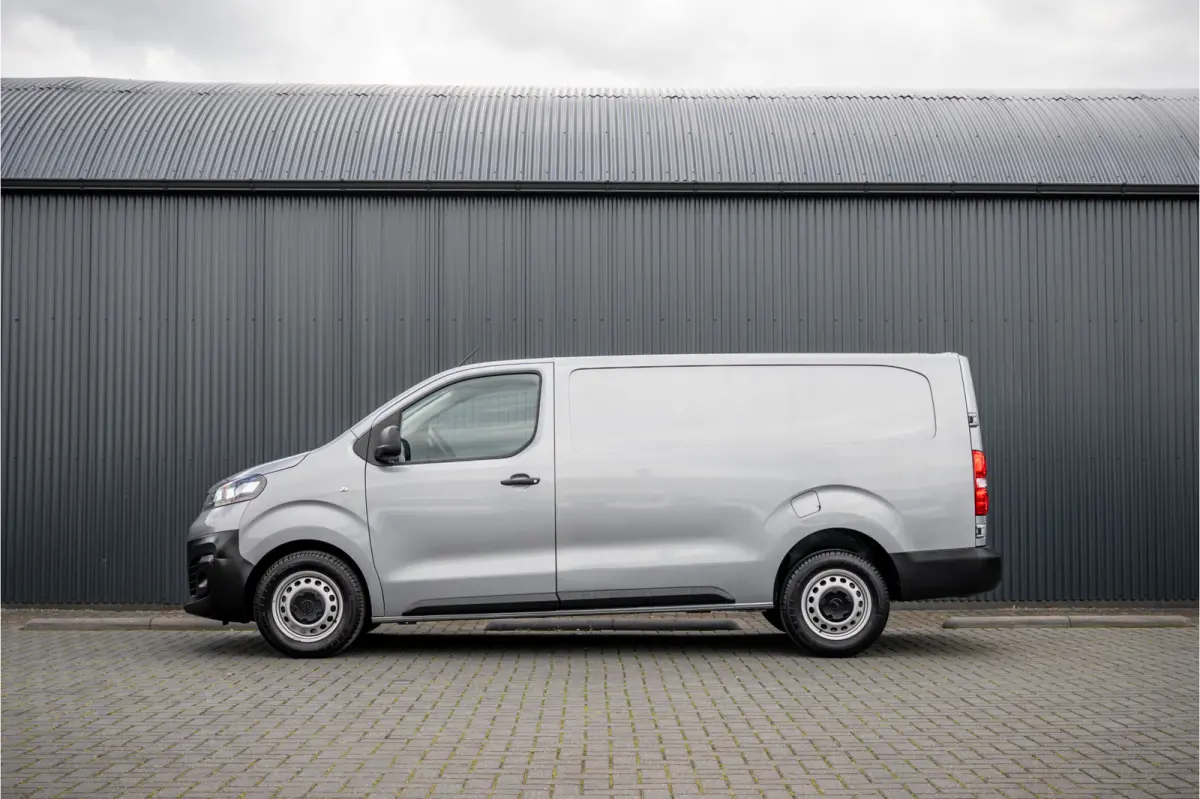 **2.0 | 145 PK | L3H1 | Camera | Carplay | Cruise | Airco | Parkeersensoren | 3-Zits**