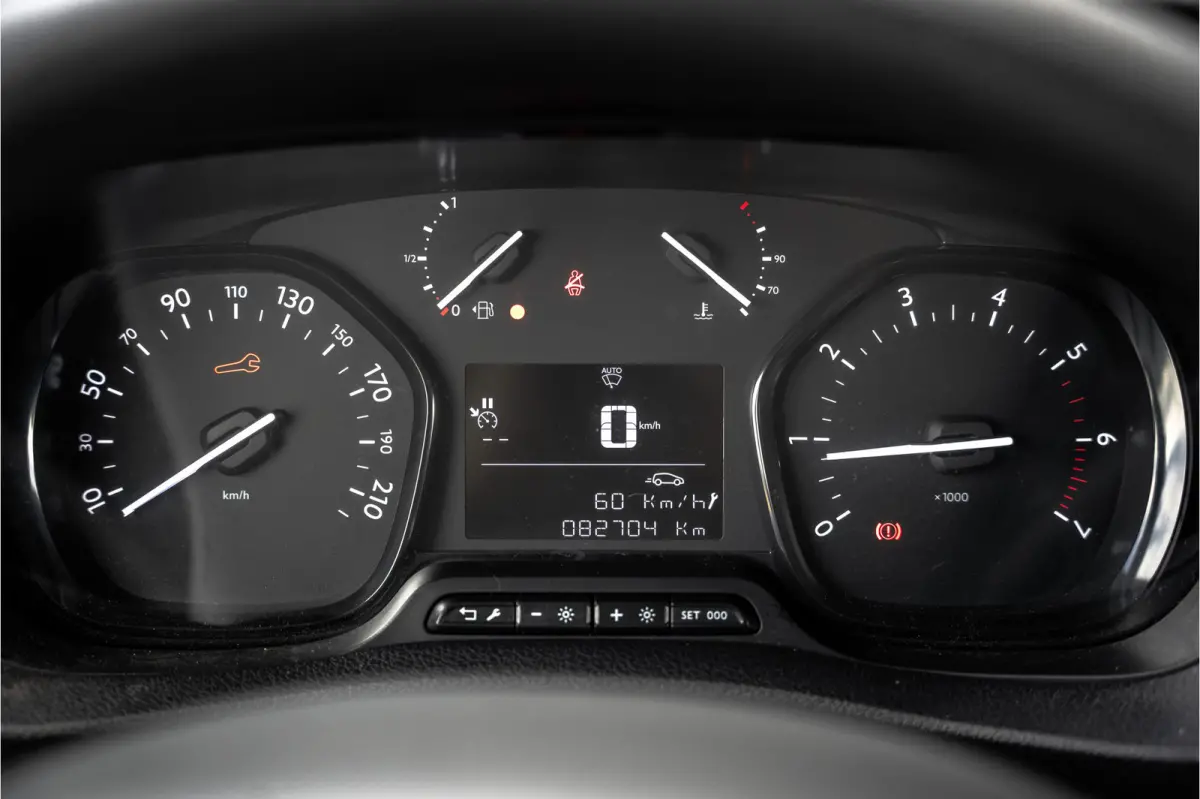 **2.0 | 145 PK | L3H1 | Camera | Carplay | Cruise | Airco | Parkeersensoren | 3-Zits**
