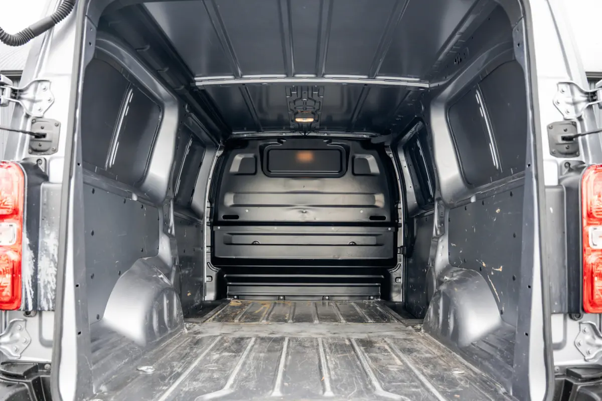 **2.0 | 145 PK | L3H1 | Camera | Carplay | Cruise | Airco | Parkeersensoren | 3-Zits**