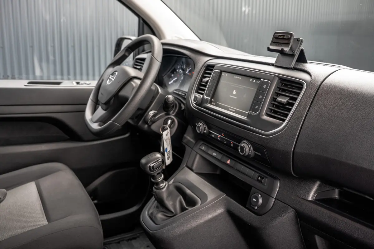 **2.0 | 145 PK | L3H1 | Camera | Carplay | Cruise | Airco | Parkeersensoren | 3-Zits**