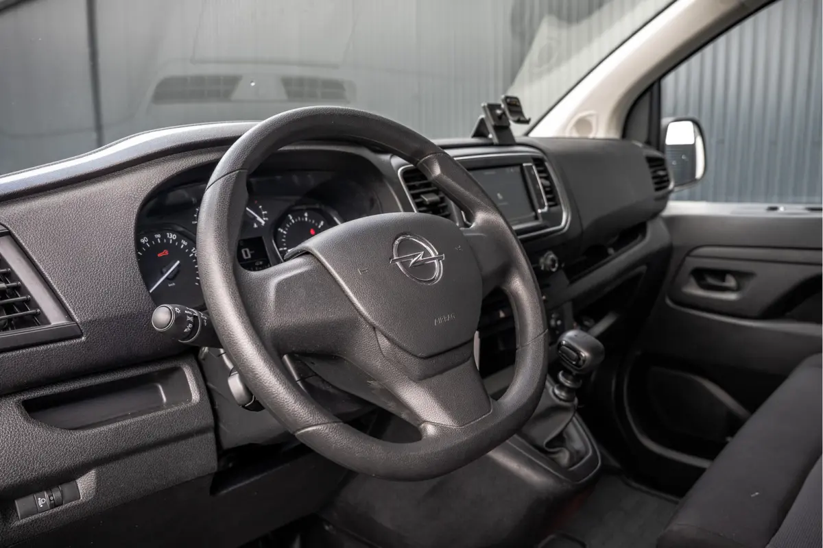 **2.0 | 145 PK | L3H1 | Camera | Carplay | Cruise | Airco | Parkeersensoren | 3-Zits**