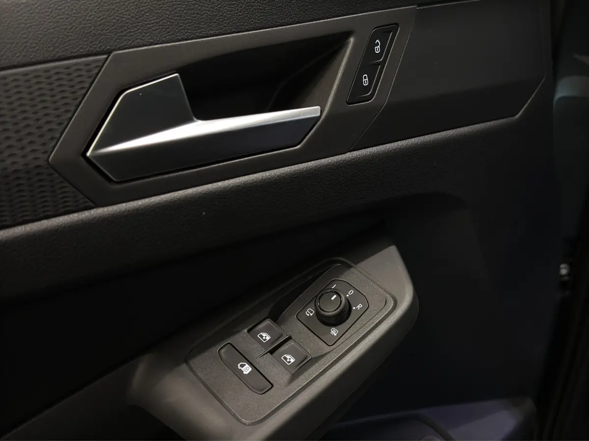 1.5 EcoBoost PHEV L2 Limited 150pk | 0.99% Financial Lease | Driver ass pack | Winter Pack | Dubbele schuifdeur | Direct leverbaar | 1300 kg trekgewicht |