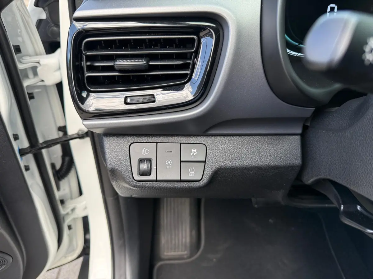 1.0 T-GDi MHEV DynamicLine Navigatie | Achteruitrijcamera | Lichtmetaal | Resterende fabrieksgarantie |