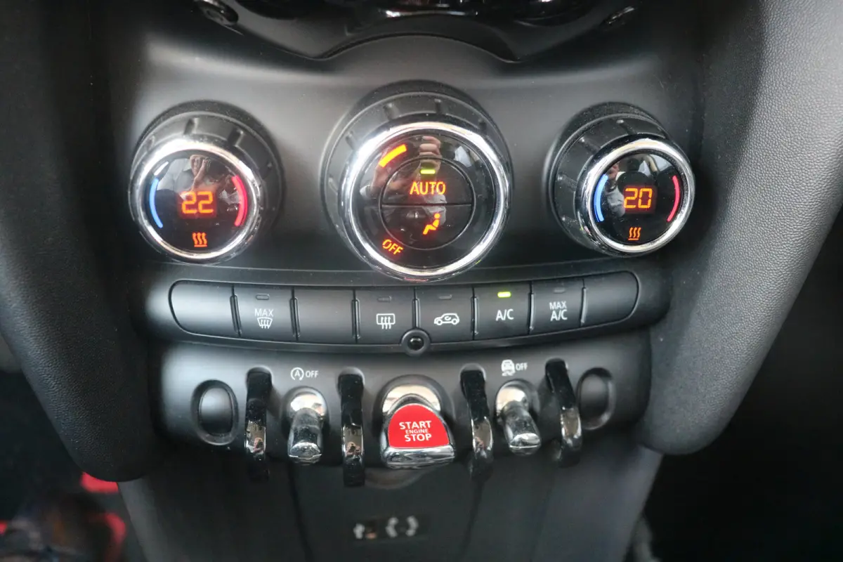 1.5 Cooper Pepper Business Harman kardon speaker | Cruise control |  Airco | Elektrische ramen voor |