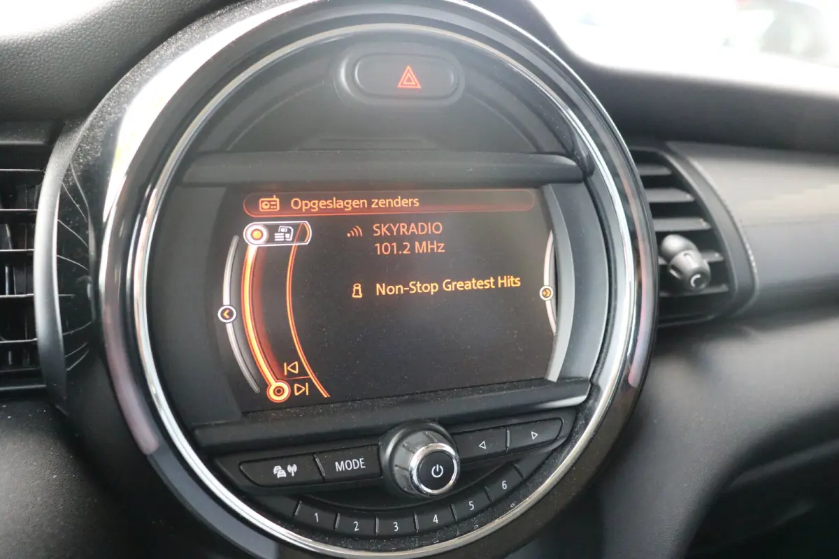 1.5 Cooper Pepper Business Harman kardon speaker | Cruise control |  Airco | Elektrische ramen voor |