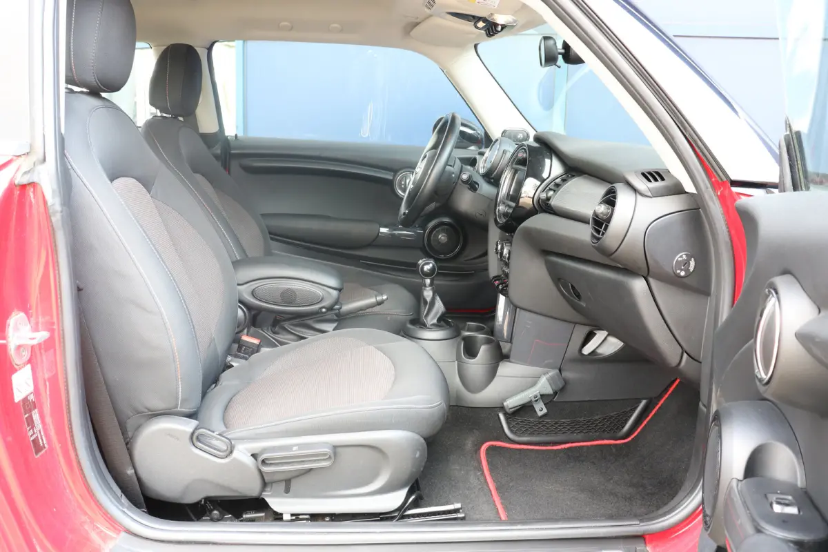 1.5 Cooper Pepper Business Harman kardon speaker | Cruise control |  Airco | Elektrische ramen voor |