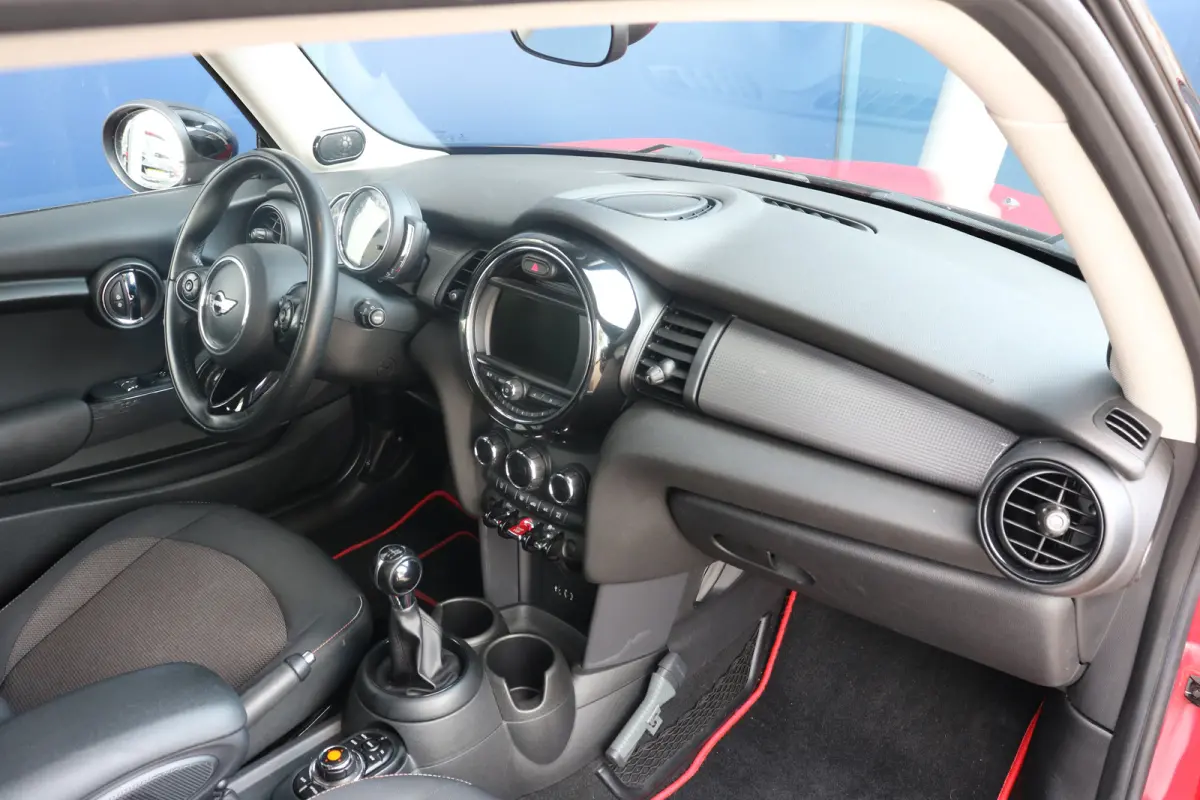 1.5 Cooper Pepper Business Harman kardon speaker | Cruise control |  Airco | Elektrische ramen voor |