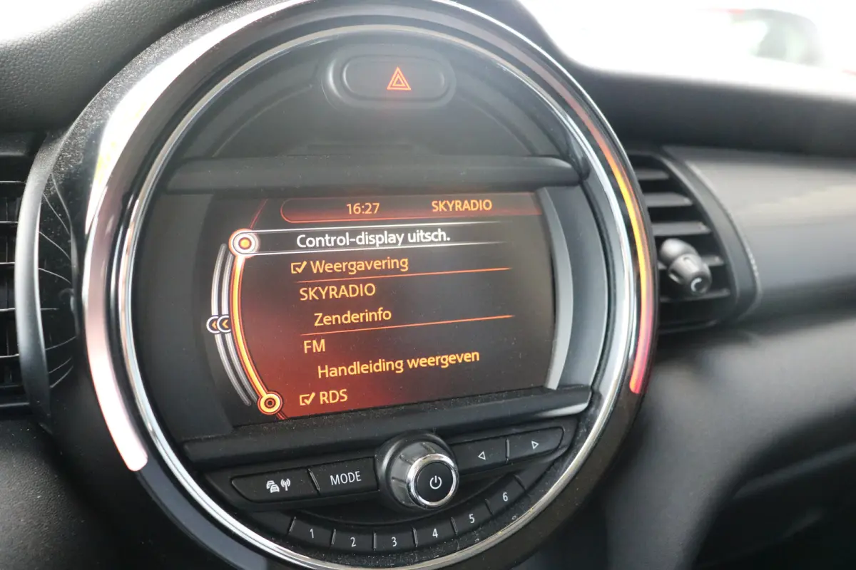 1.5 Cooper Pepper Business Harman kardon speaker | Cruise control |  Airco | Elektrische ramen voor |