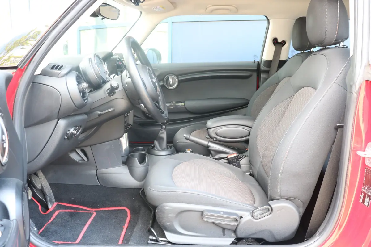 1.5 Cooper Pepper Business Harman kardon speaker | Cruise control |  Airco | Elektrische ramen voor |