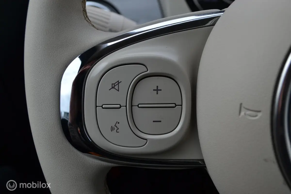 1.0 Hybrid Launch Edition | Navi | PDC | Bluetooth | Airco | Cruise