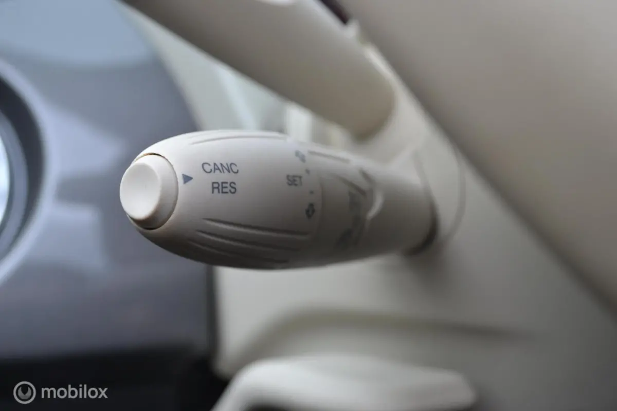 1.0 Hybrid Launch Edition | Navi | PDC | Bluetooth | Airco | Cruise