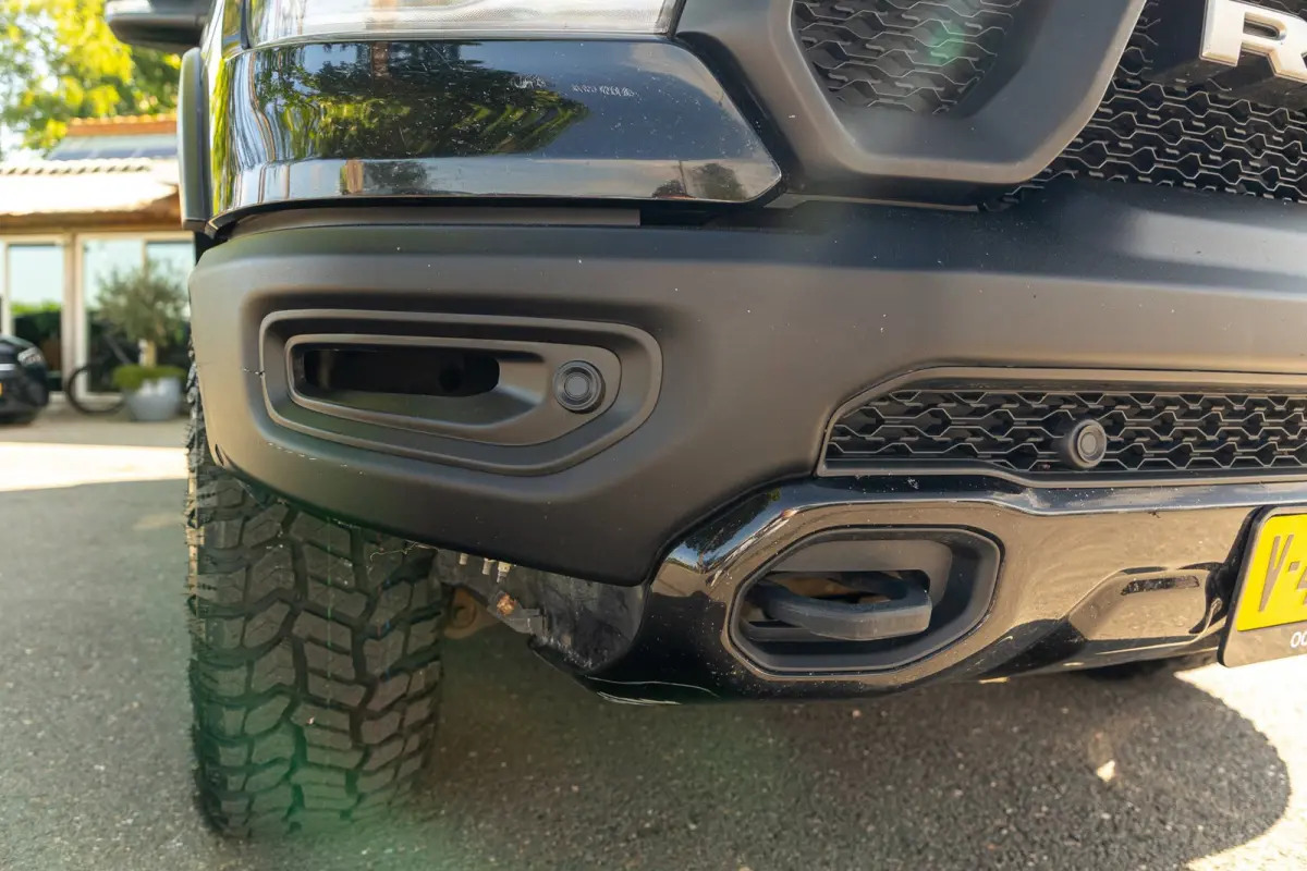 1500 5.7 V8 4x4 Crew Cab Rebel Panoramadak I Leder zwart rood I Camera I Nieuwe banden I LPG I Luchtvering I Trekhaak