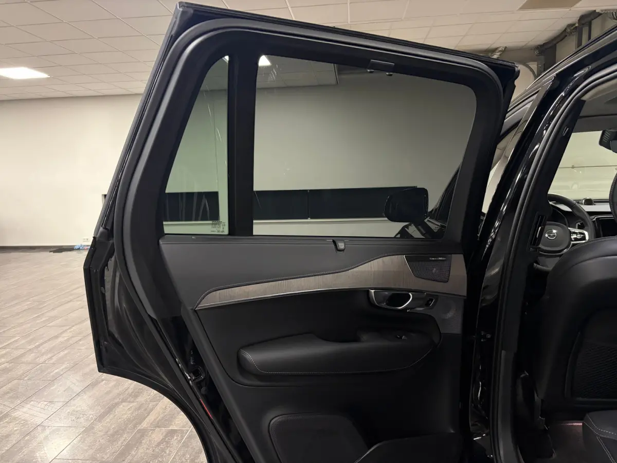 T8 AWD Recharge Ulta Dark | Full Option! | Bowers & Wilkins | Luchtvering | Stoelventilatie | Trekhaak | 360 Camera | Head-Up Display | Stoelmassage | 455pk | Adaptieve Cruise Control | Stoe