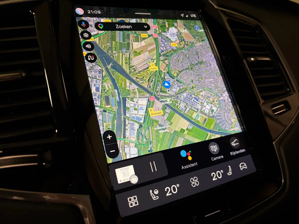 T8 AWD Recharge Ulta Dark | Full Option! | Bowers & Wilkins | Luchtvering | Stoelventilatie | Trekhaak | 360 Camera | Head-Up Display | Stoelmassage | 455pk | Adaptieve Cruise Control | Stoe