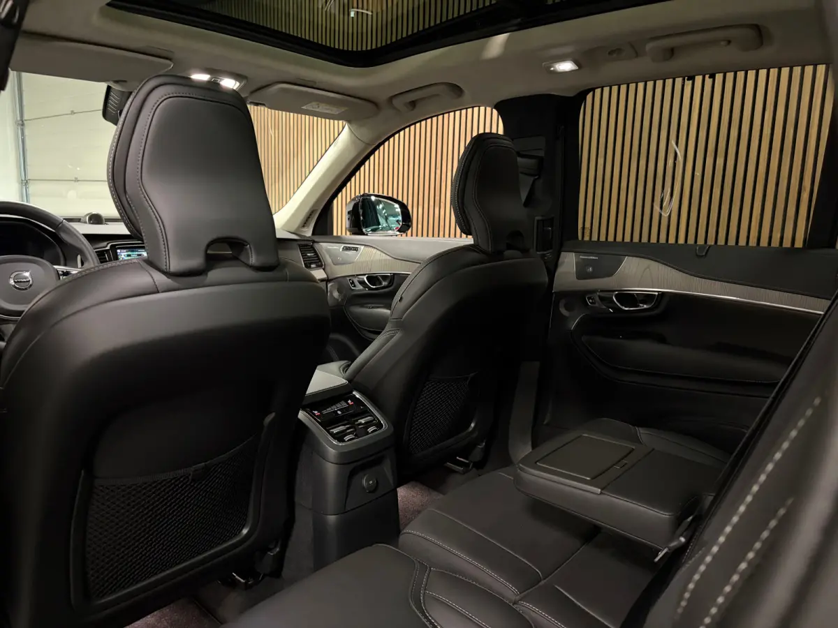 T8 AWD Recharge Ulta Dark | Full Option! | Bowers & Wilkins | Luchtvering | Stoelventilatie | Trekhaak | 360 Camera | Head-Up Display | Stoelmassage | 455pk | Adaptieve Cruise Control | Stoe