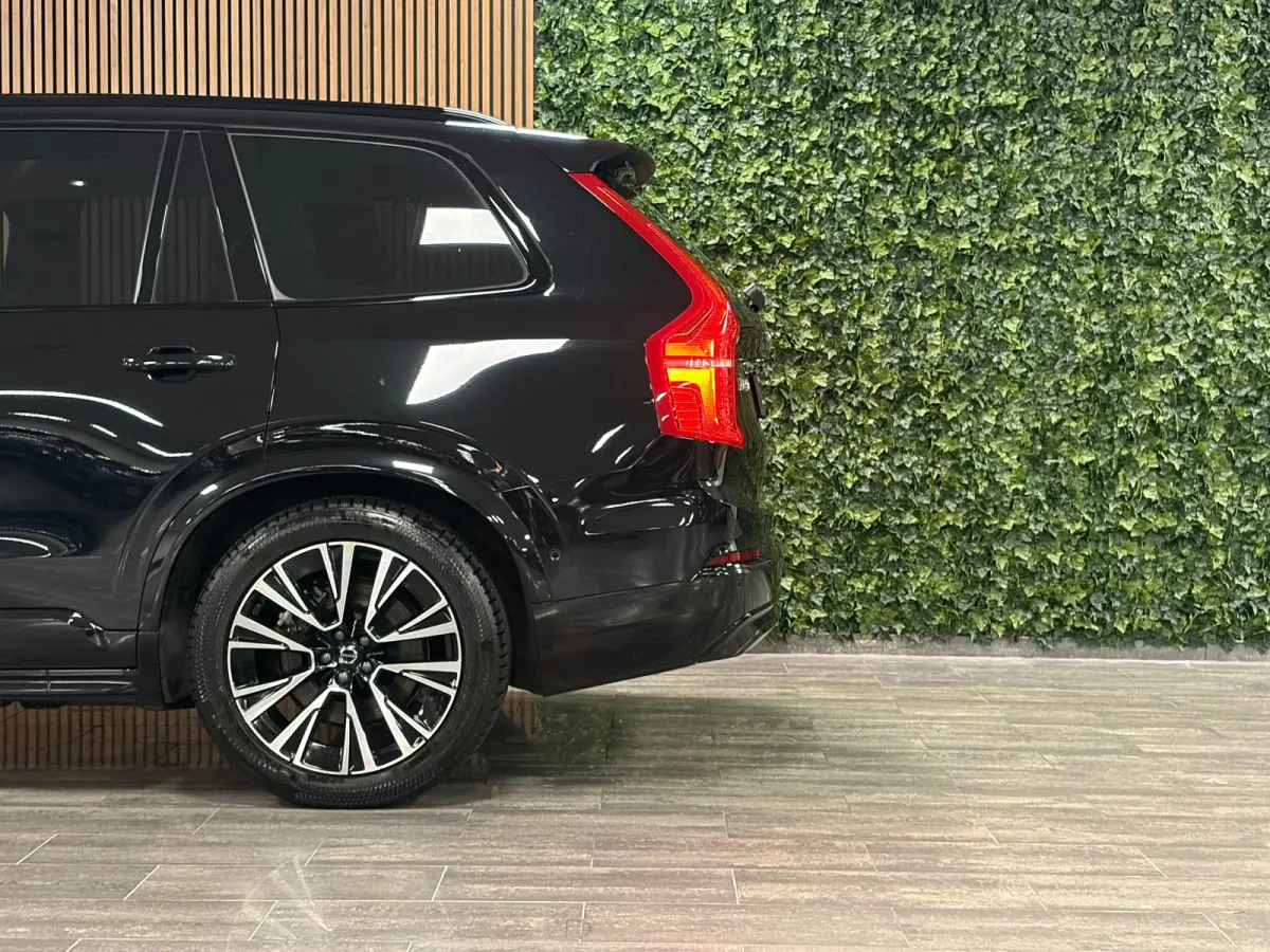 T8 AWD Recharge Ulta Dark | Full Option! | Bowers & Wilkins | Luchtvering | Stoelventilatie | Trekhaak | 360 Camera | Head-Up Display | Stoelmassage | 455pk | Adaptieve Cruise Control | Stoe
