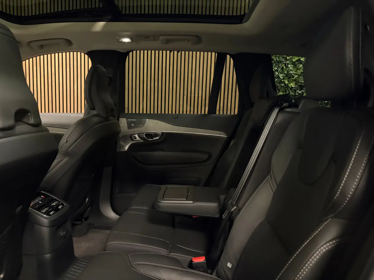 T8 AWD Recharge Ulta Dark | Full Option! | Bowers & Wilkins | Luchtvering | Stoelventilatie | Trekhaak | 360 Camera | Head-Up Display | Stoelmassage | 455pk | Adaptieve Cruise Control | Stoe