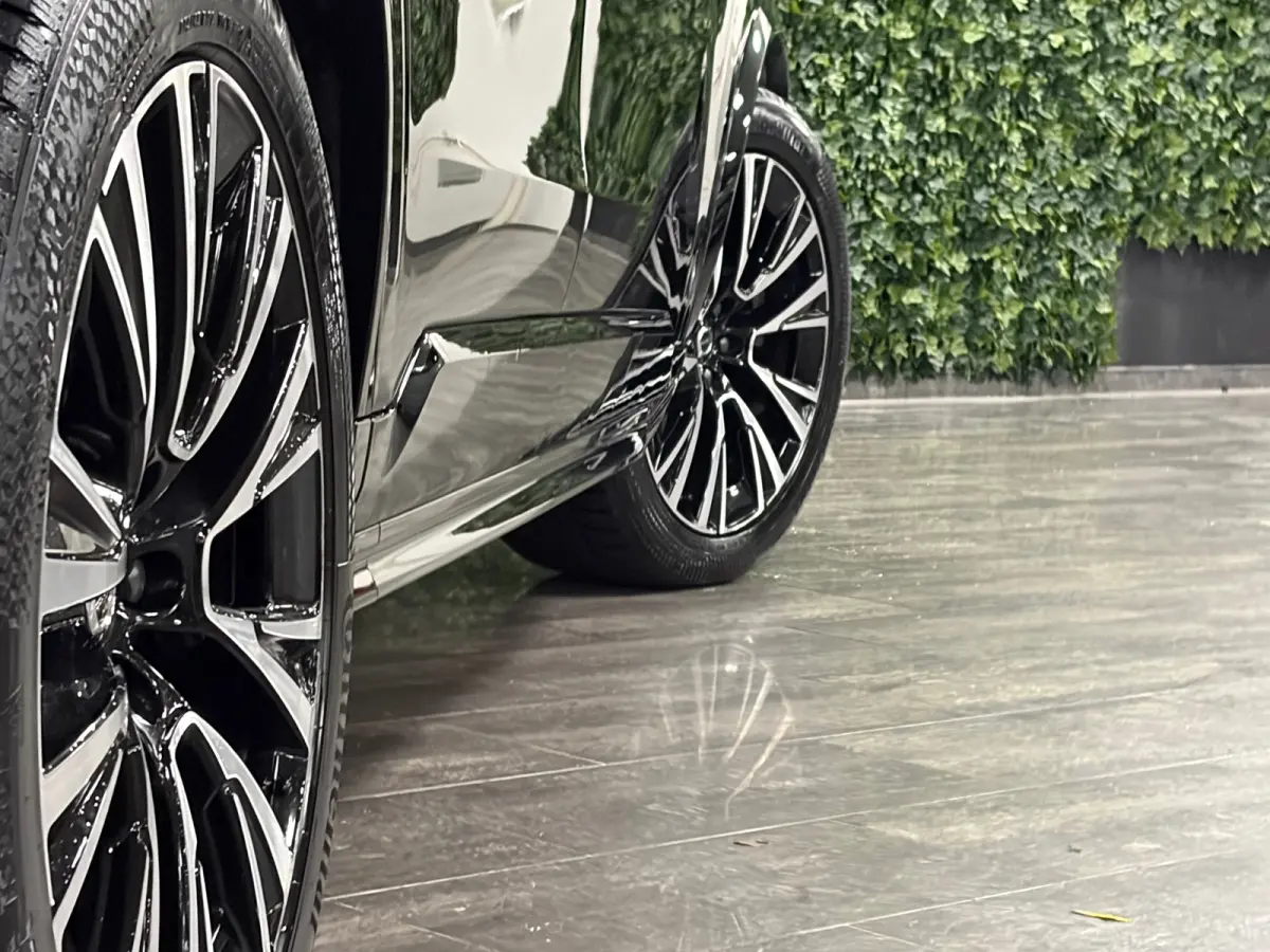 T8 AWD Recharge Ulta Dark | Full Option! | Bowers & Wilkins | Luchtvering | Stoelventilatie | Trekhaak | 360 Camera | Head-Up Display | Stoelmassage | 455pk | Adaptieve Cruise Control | Stoe