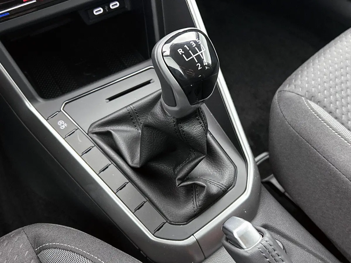 1.0 TSI Life Edition 95 PK | Achteruitrij camera | Climate control | Apple Carplay | Parkeersensoren achter | Navigatie | 15" Lichtmetalen velgen | LED koplampen | Android Auto | Telefoon dr
