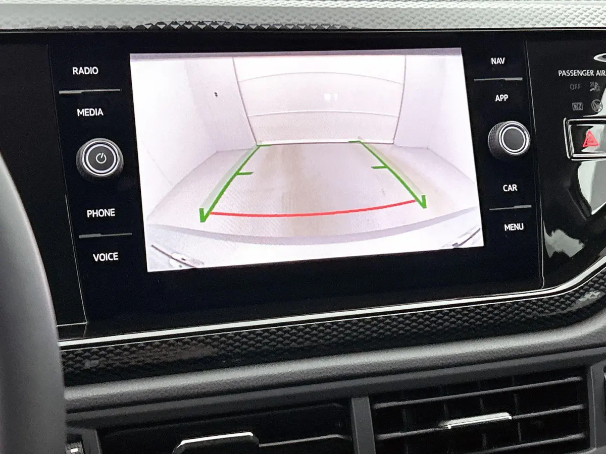 1.0 TSI Life Edition 95 PK | Achteruitrij camera | Climate control | Apple Carplay | Parkeersensoren achter | Navigatie | 15" Lichtmetalen velgen | LED koplampen | Android Auto | Telefoon dr