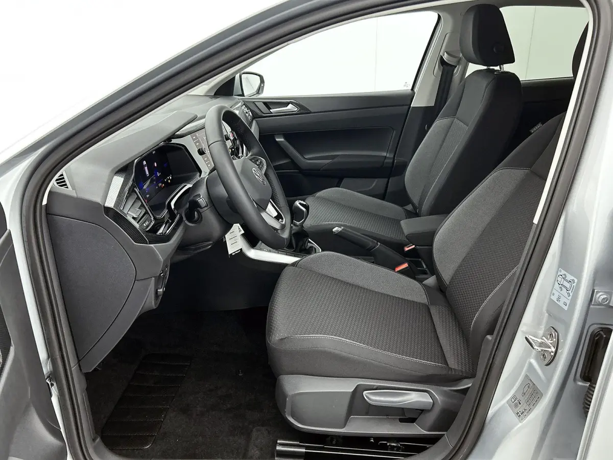 1.0 TSI Life Edition 95 PK | Achteruitrij camera | Climate control | Apple Carplay | Parkeersensoren achter | Navigatie | 15" Lichtmetalen velgen | LED koplampen | Android Auto | Telefoon dr