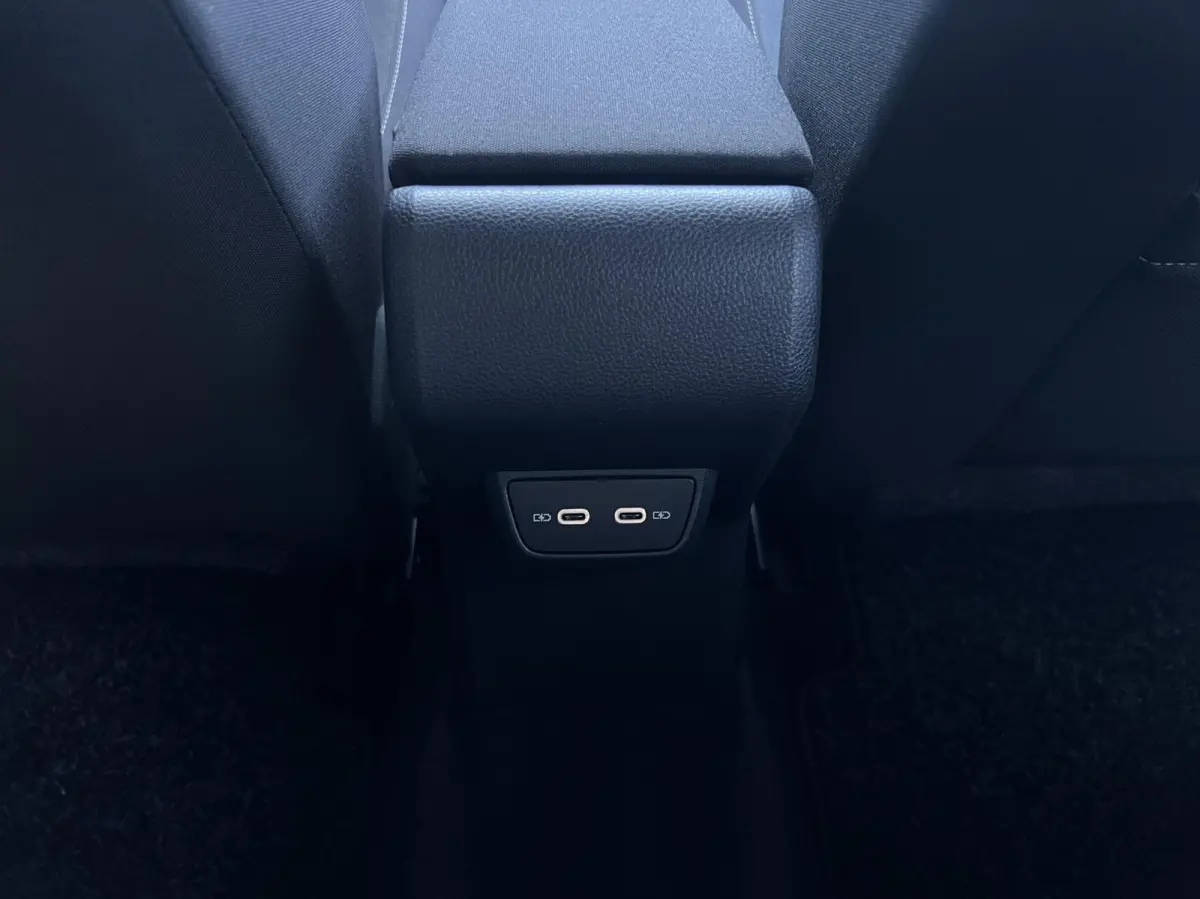 1.0 TSI R-line Edition CARPLAY/ANDROID | ADAPT.CRUISE | ECC | PDC | DAB | LMV Nieuwstaat!!