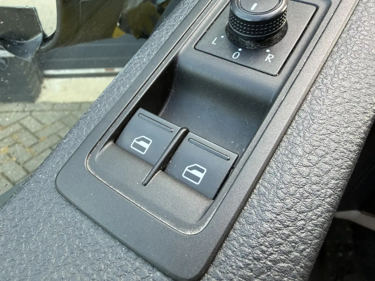 2.0 TDI L2H3 Highline | Navigatie | DAB | Parkeersensoren |